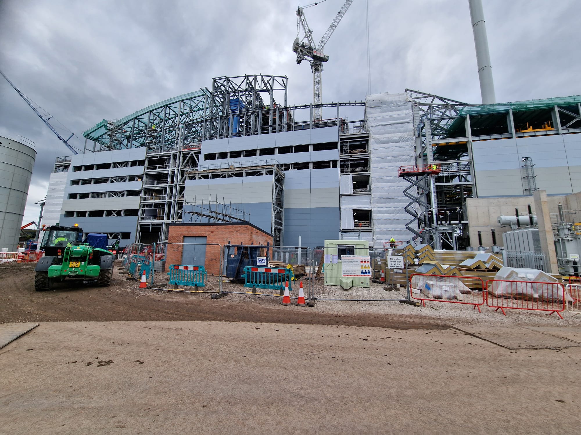 acciona, infinium, energy, crane, scaffolding